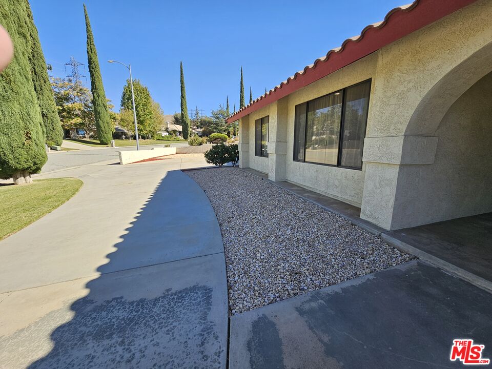 4442 Mockingbird Lane Banning, CA 92220 - Photo 7 of 54