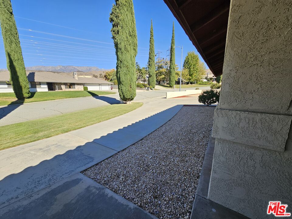 4442 Mockingbird Lane Banning, CA 92220 - Photo 8 of 54