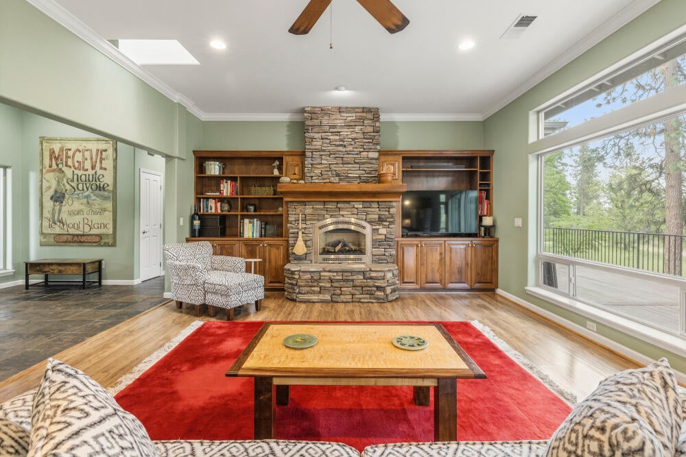 11660 Kestrel Road Klamath Falls, OR 97601 - Photo 22 of 58 Gas Fireplace with Built-Ins
