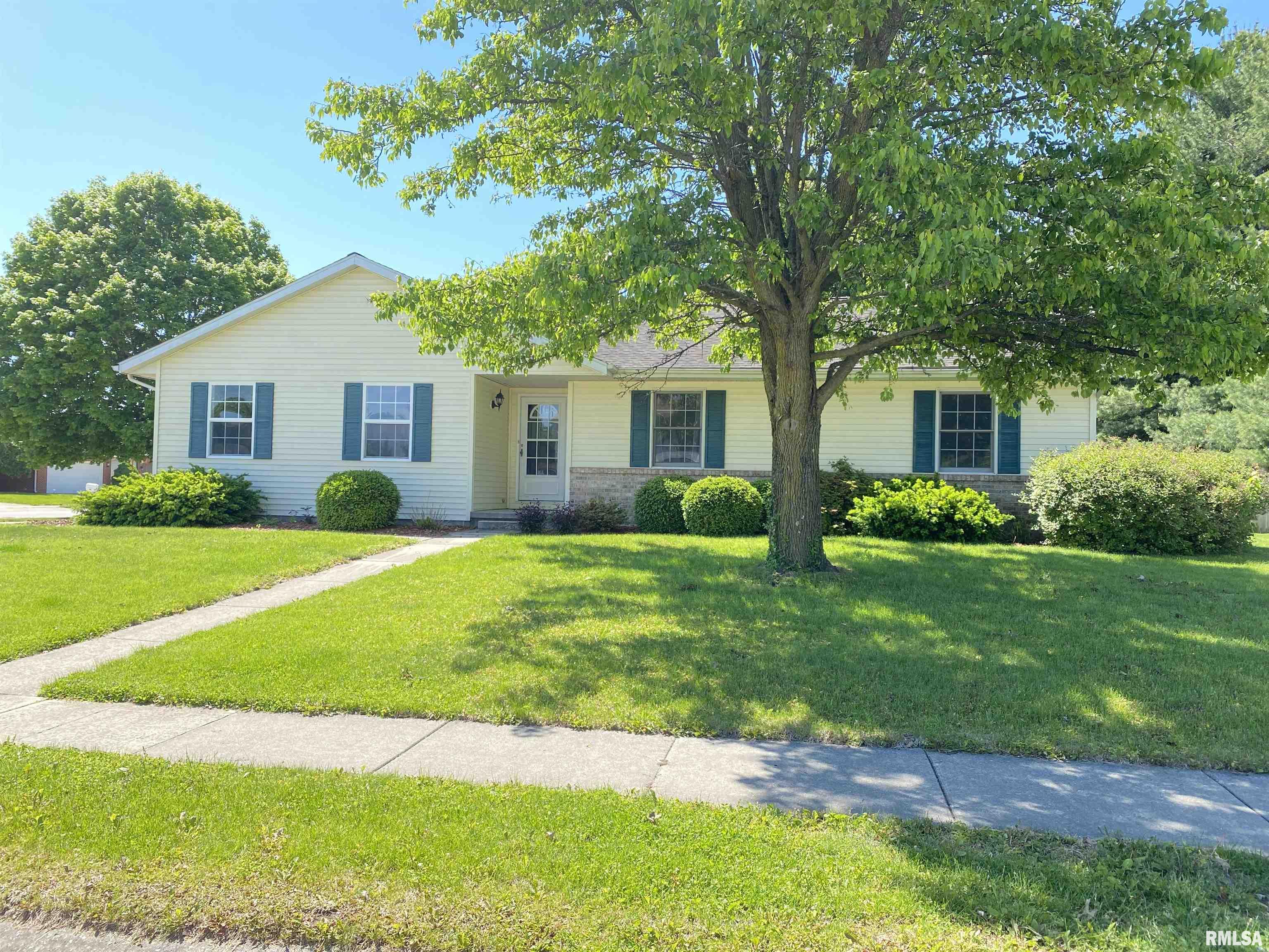 1224 Old Crows Way Springfield, IL 62712 - Photo 2 of 2