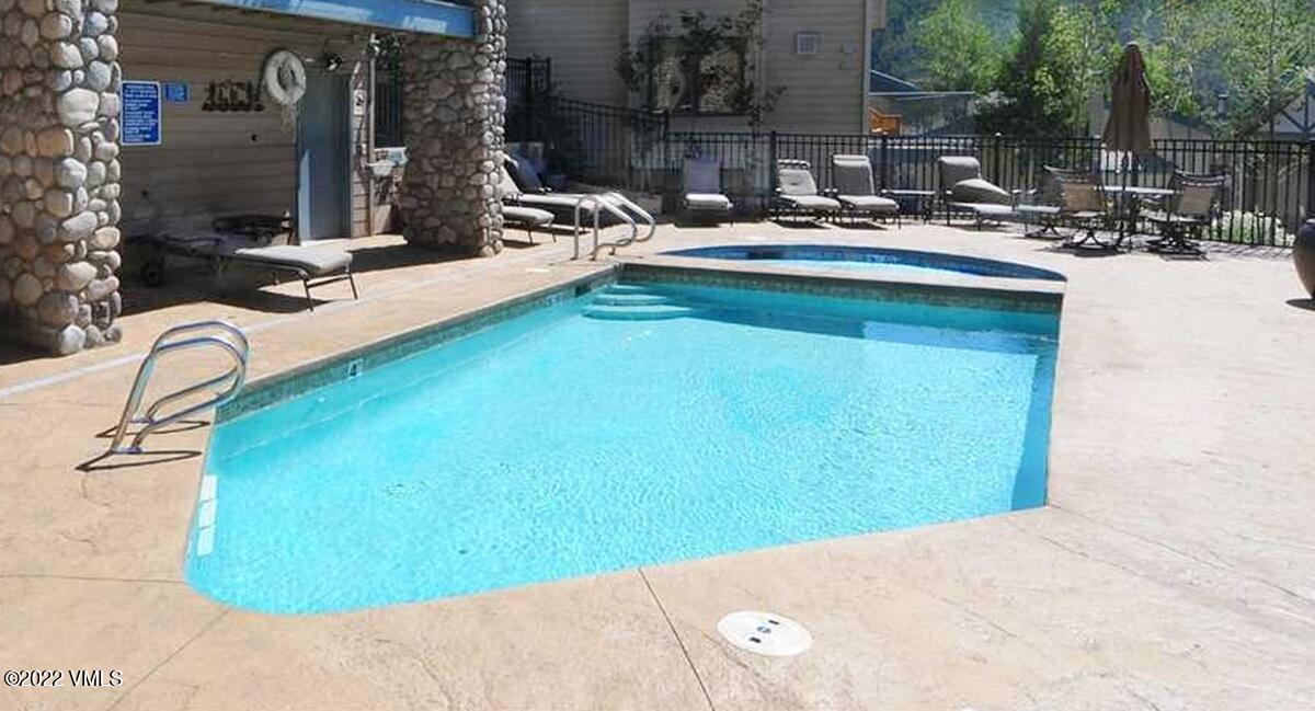 1881 Lions Ridge Loop, Unit 25 Vail, CO 81657 - Photo 18 of 31 Pool & Hottub