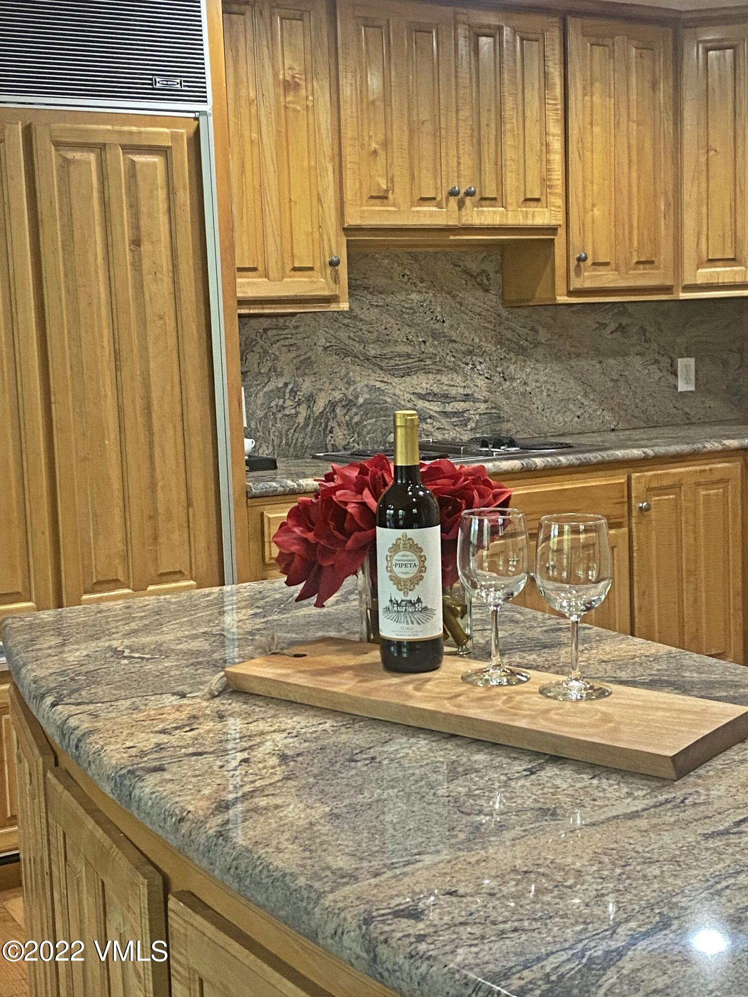 1881 Lions Ridge Loop, Unit 25 Vail, CO 81657 - Photo 9 of 31 granite counters