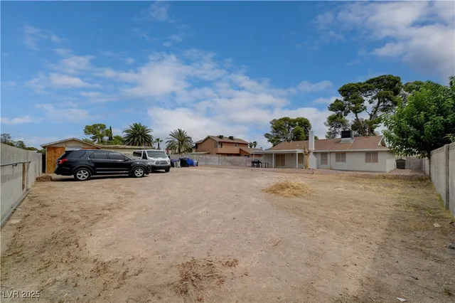 $2,500 | 2829 Michael Way, Las Vegas, NV 89108