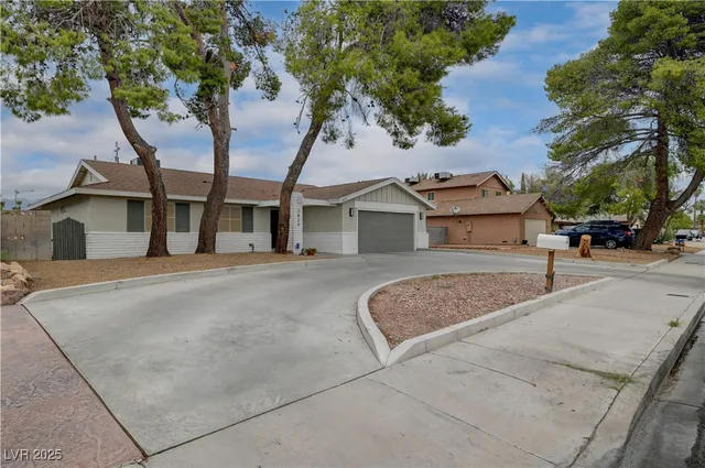 $2,500 | 2829 Michael Way, Las Vegas, NV 89108