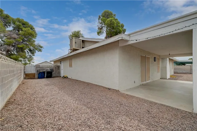$2,500 | 2829 Michael Way, Las Vegas, NV 89108