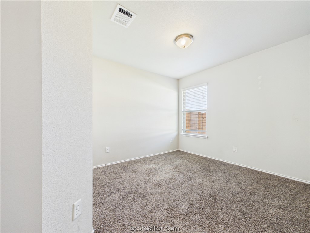 812 Mockingbird Street Navasota, TX 77868 - Photo 8 of 19