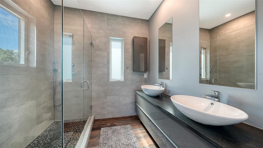 327 Roberts Road Nokomis, FL 34275 - Photo 31 of 51 Gallery Image 31