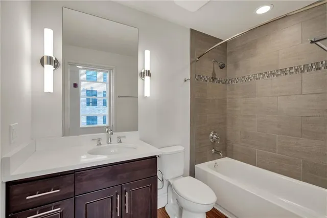 $1,395 | 833 Howard Avenue, Unit 300, New Orleans, LA 70113