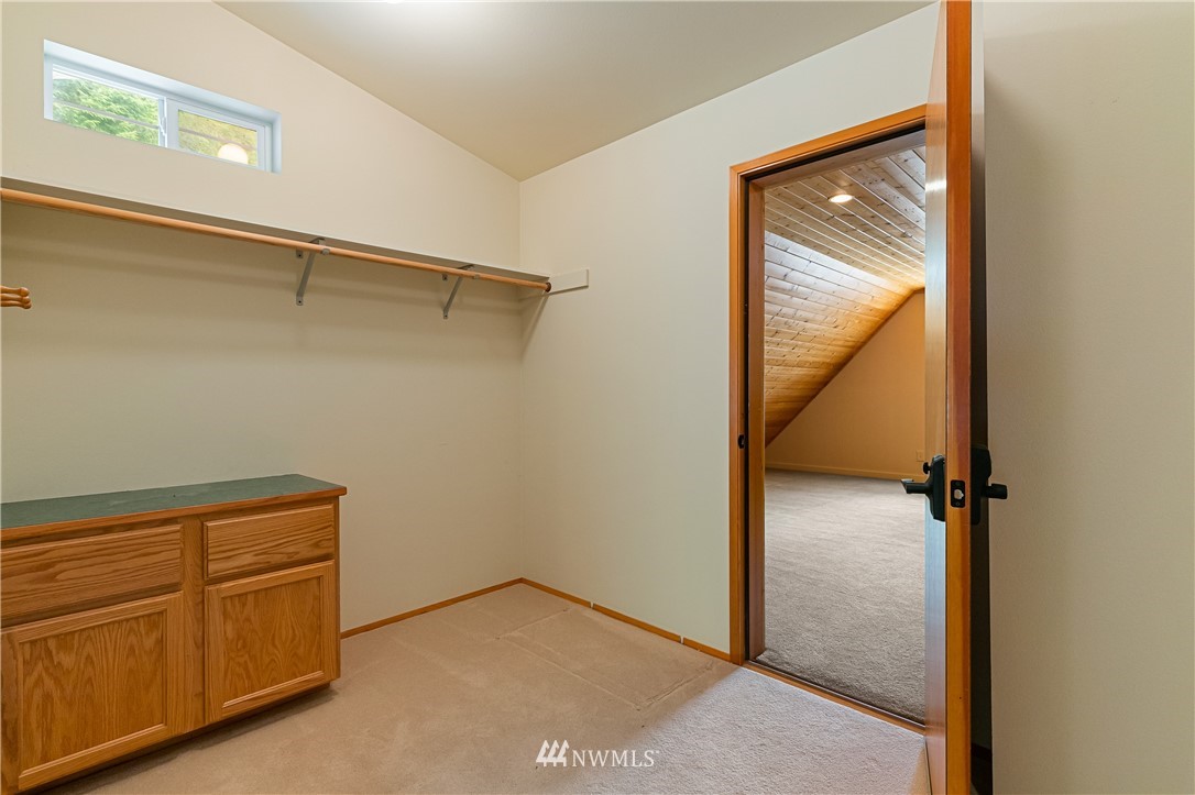 5640 South Pass Road Sumas, WA 98295 - Photo 14 of 40 a view of an empty room