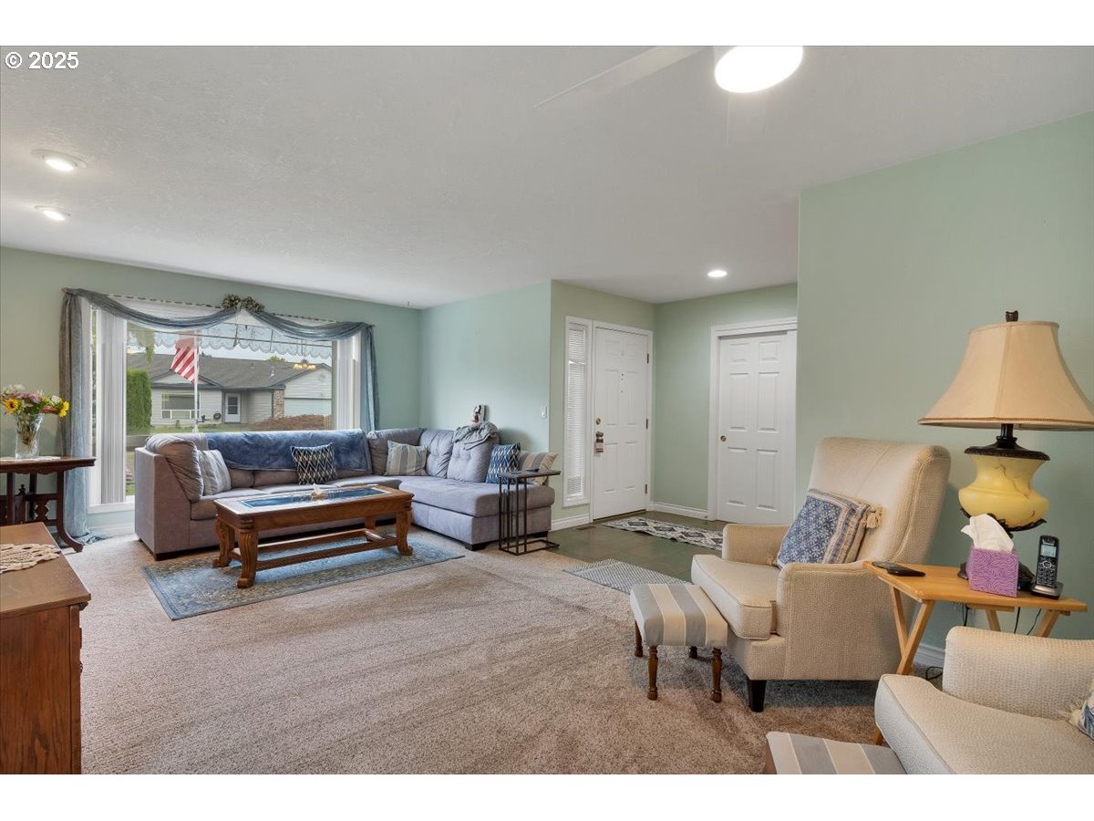 1776 Antelope Circle Southwest Albany, OR 97321 - Photo 11 of 40