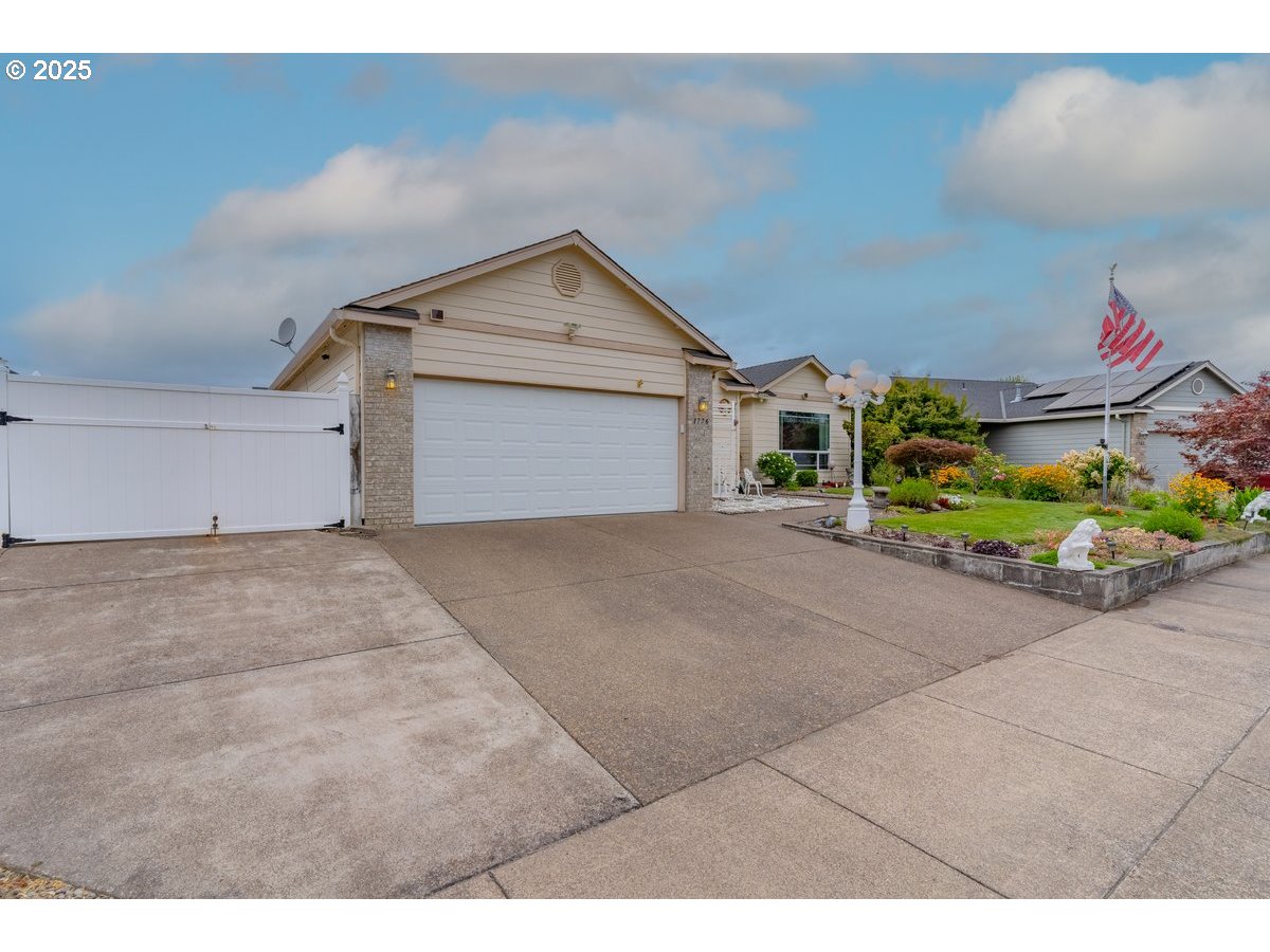 1776 Antelope Circle Southwest Albany, OR 97321 - Photo 4 of 40