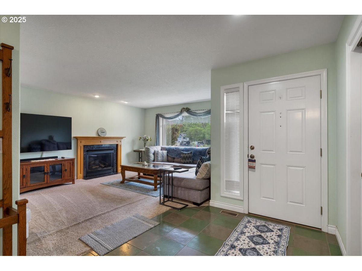 1776 Antelope Circle Southwest Albany, OR 97321 - Photo 10 of 40