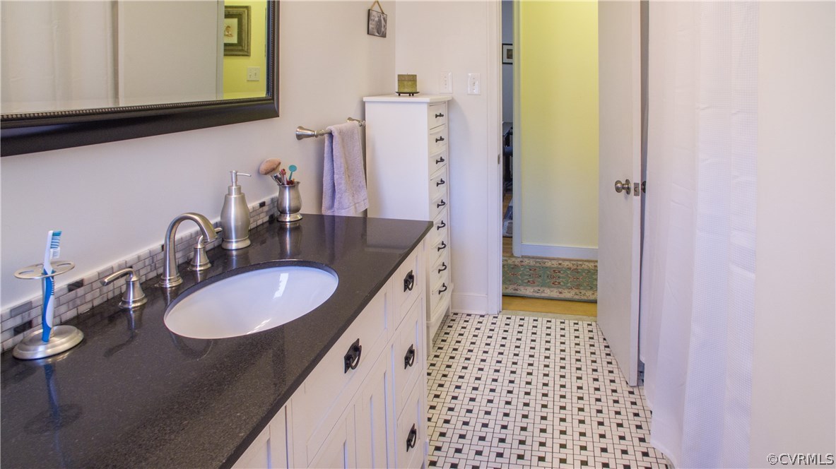 8630 Sutherland Road North Chesterfield, VA 23236 - Photo 32 of 36 Gallery Image 32