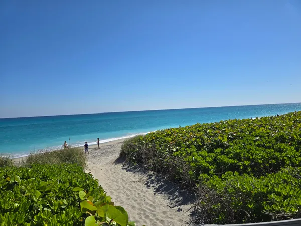 $7,500 | 420 Celestial Way, Unit 204, Juno Beach, FL 33408