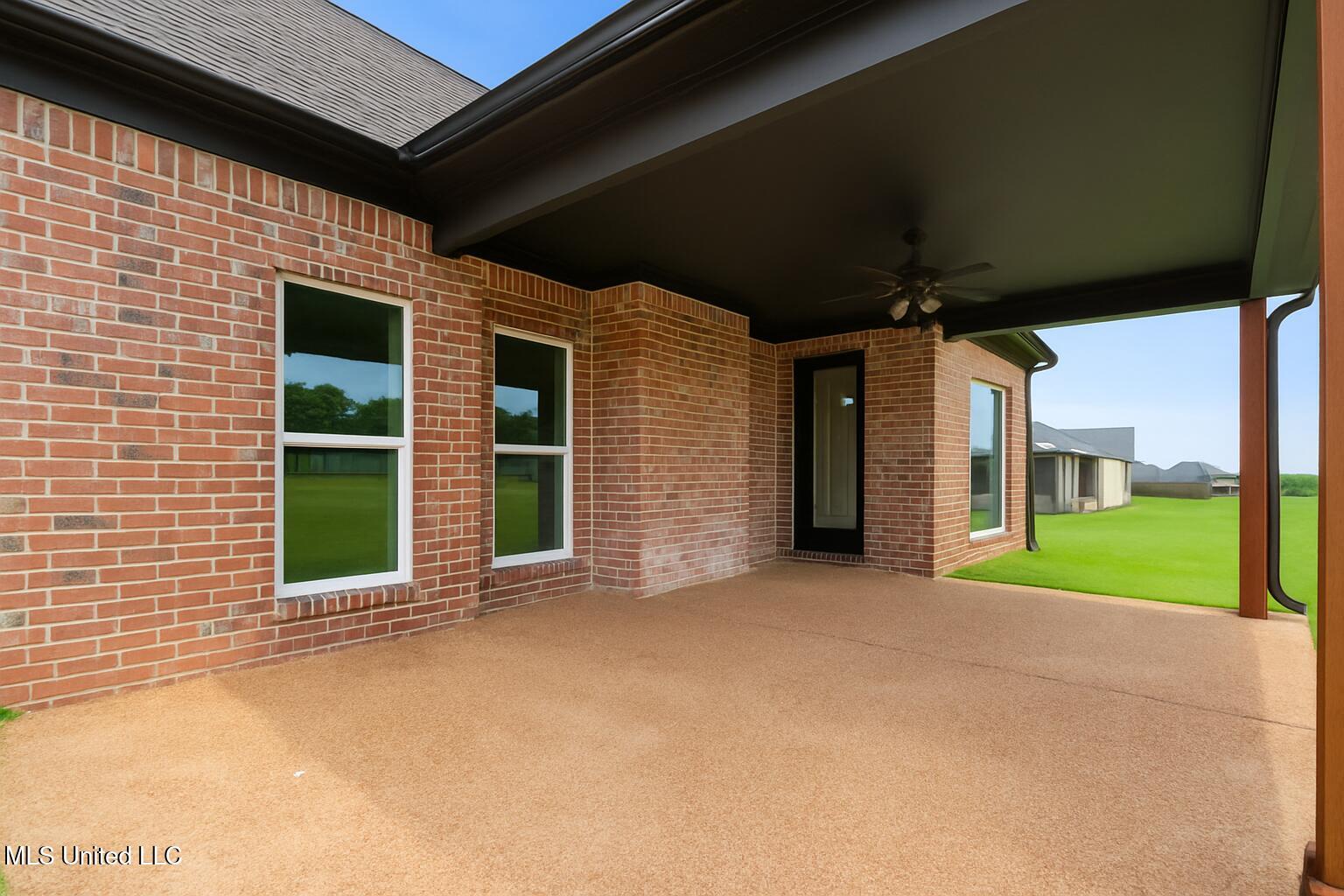 5125 Reserve Way Hernando, MS 38632 - Photo 35 of 38 back porch