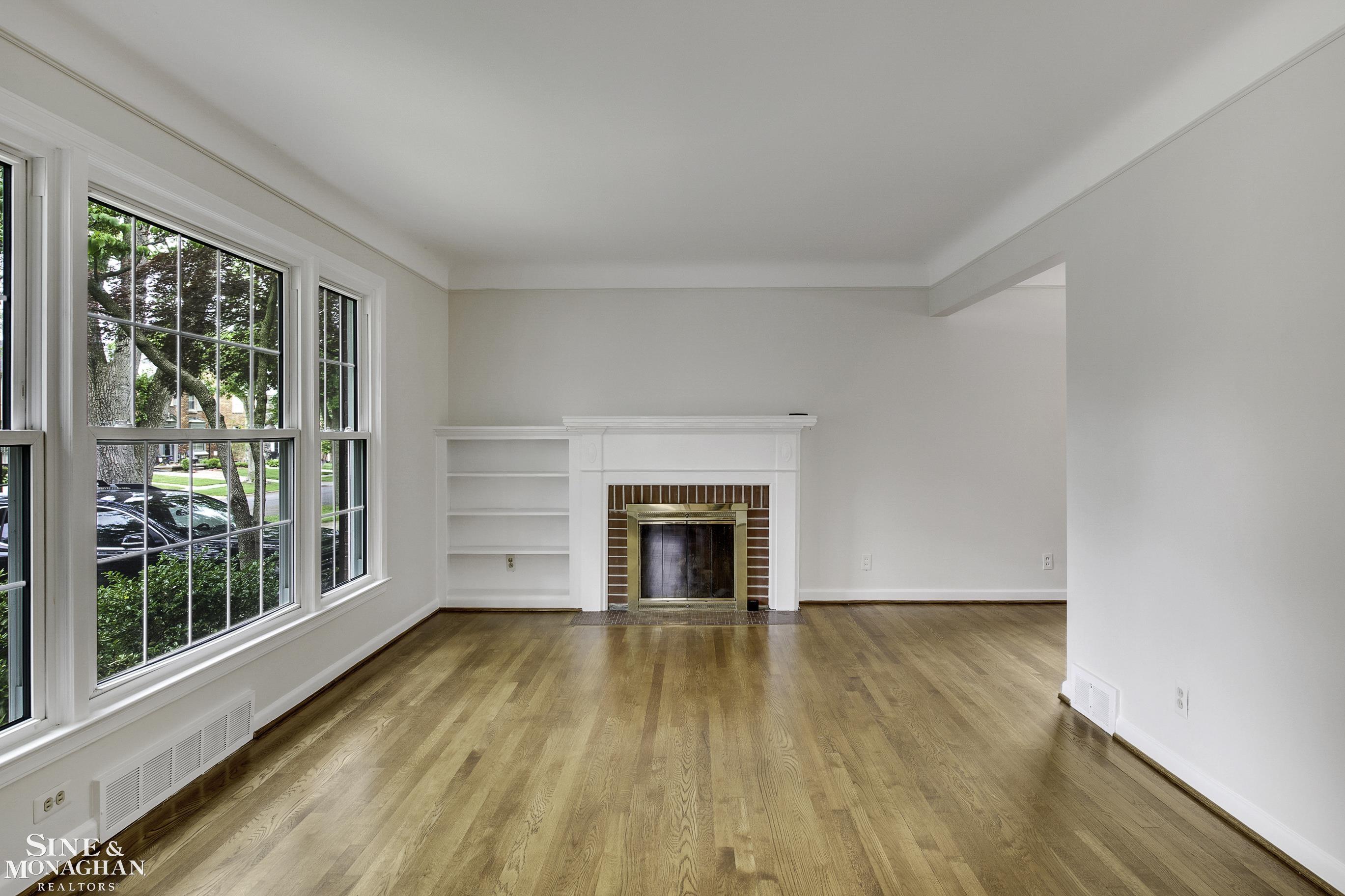 308 Merriweather Road Grosse Pointe Farms, MI 48236 - Photo 5 of 36