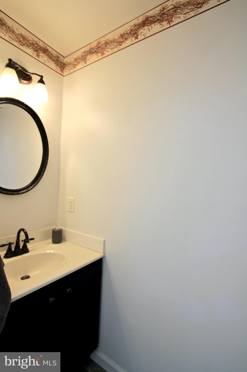 17 High Street Kenton, DE 19955 - Photo 18 of 31 Powder room