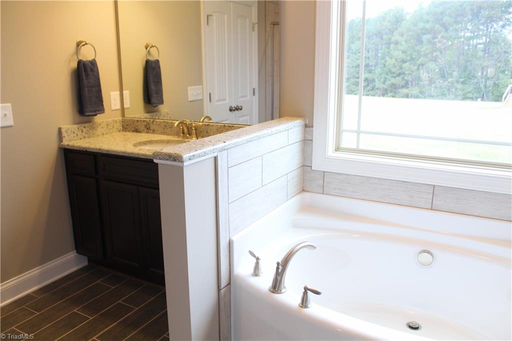 2625 Lunsford Road Summerfield, NC 27358 - Photo 13 of 30 Gallery Image 13