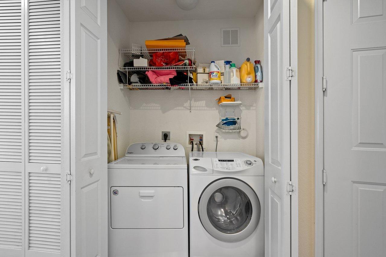 4245 East Main Street Jupiter, FL 33458 - Photo 16 of 44 2nd Flr Laundry