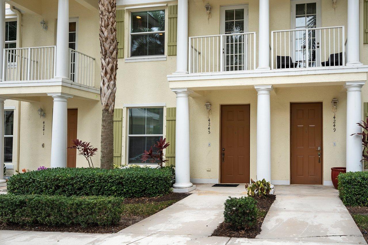 4245 East Main Street Jupiter, FL 33458 - Photo 4 of 44 4245EastMainStreet-Jupiter-FL-33458-SMAL