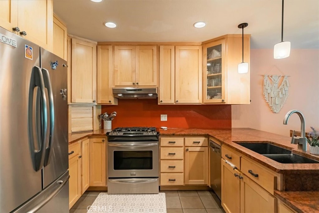 1422 Kingston Road Mount Shasta, CA 96067 - Photo 8 of 31