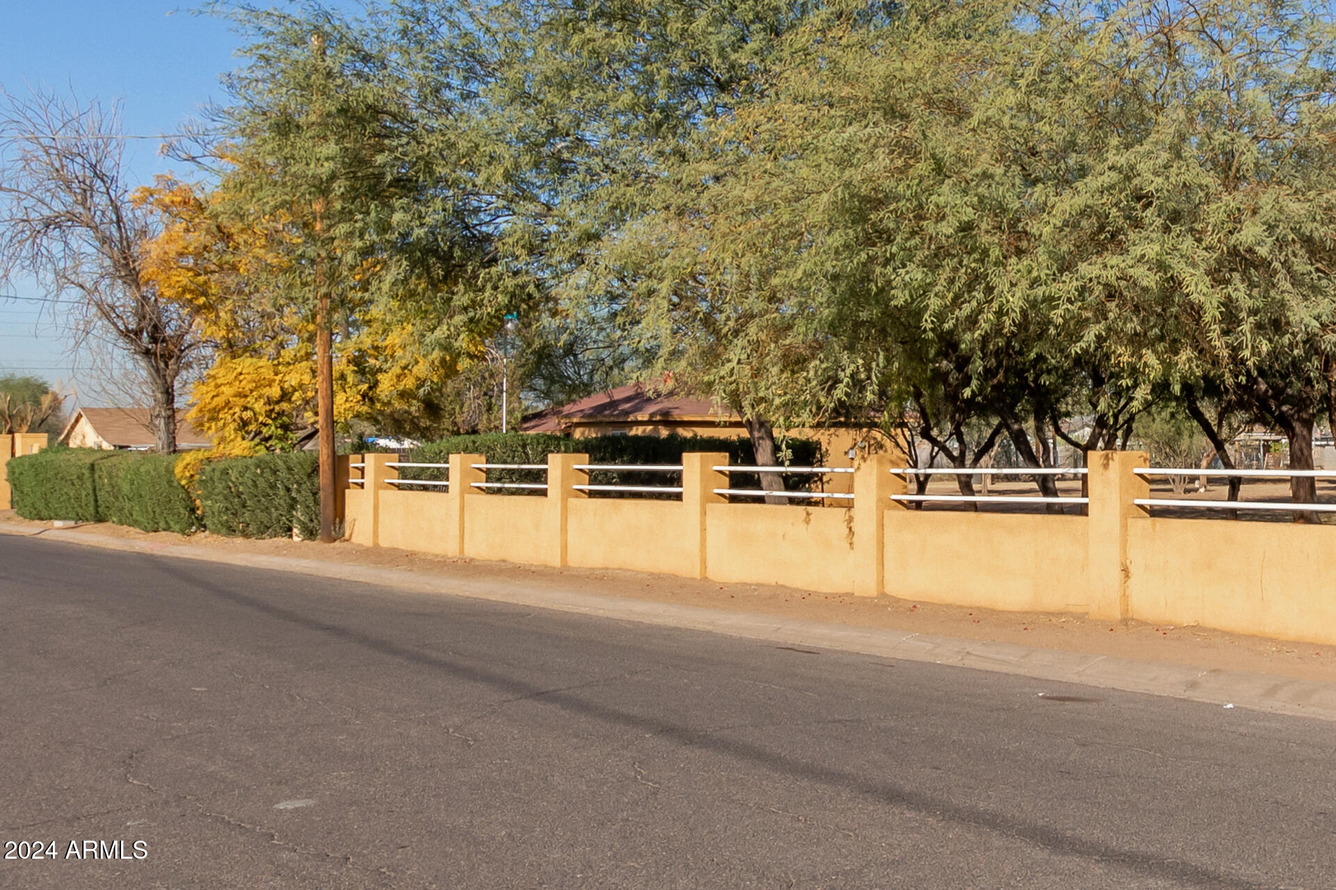 1340 West Romley Road Phoenix, AZ 85041 - Photo 5 of 37 05 Romley