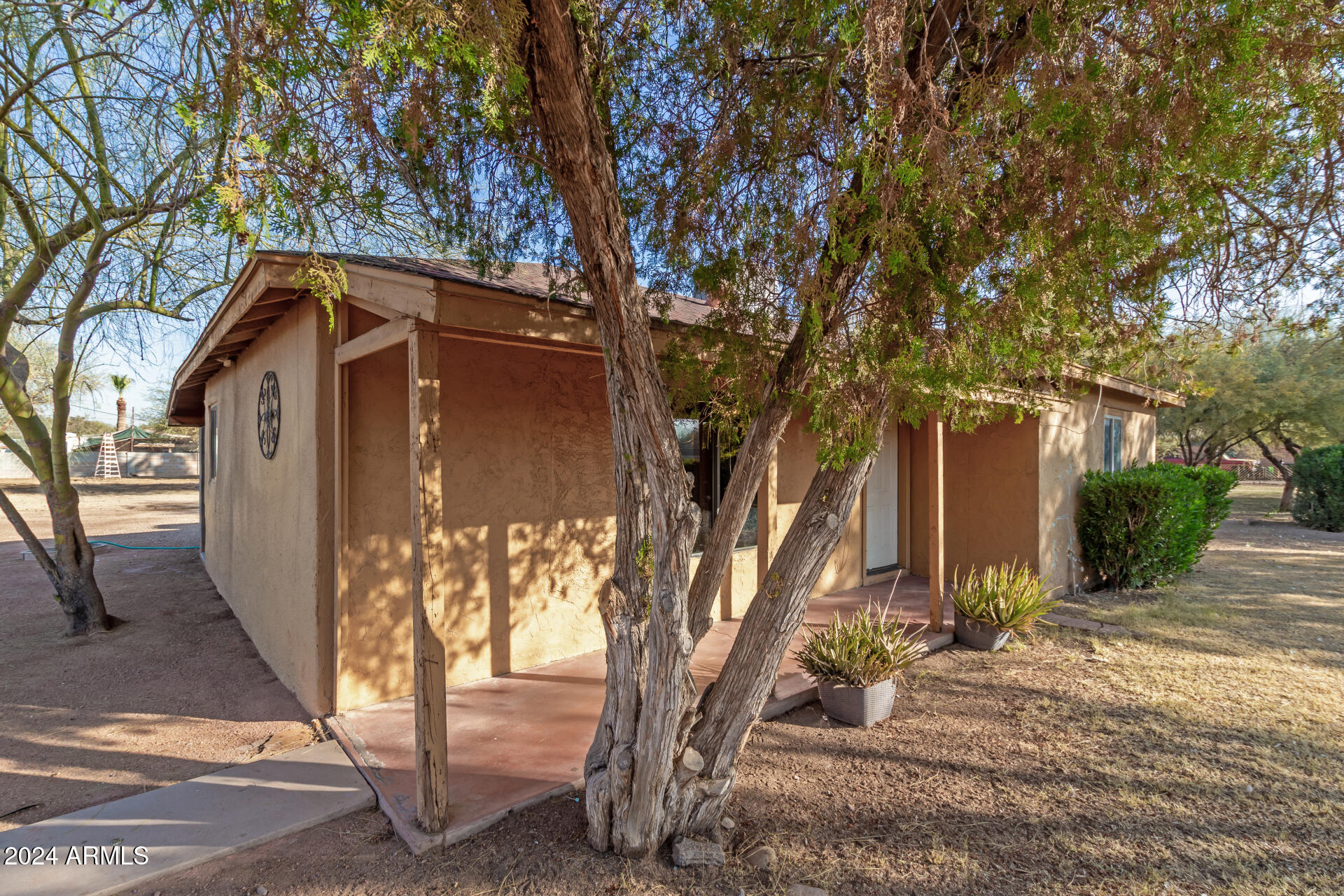 1340 West Romley Road Phoenix, AZ 85041 - Photo 9 of 37 09 Romley