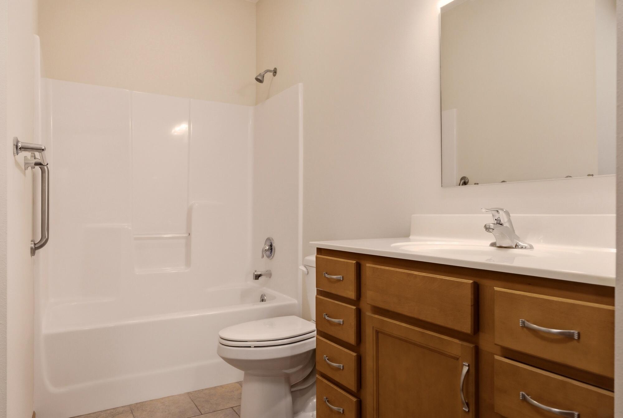1321 Barson Place, Unit 50 Onalaska, WI 54650 - Photo 14 of 20 20_020_dsc04774