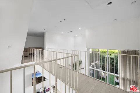 $1,200,000 | 7917 Willoughby Avenue, Unit 2, Los Angeles, CA 90046