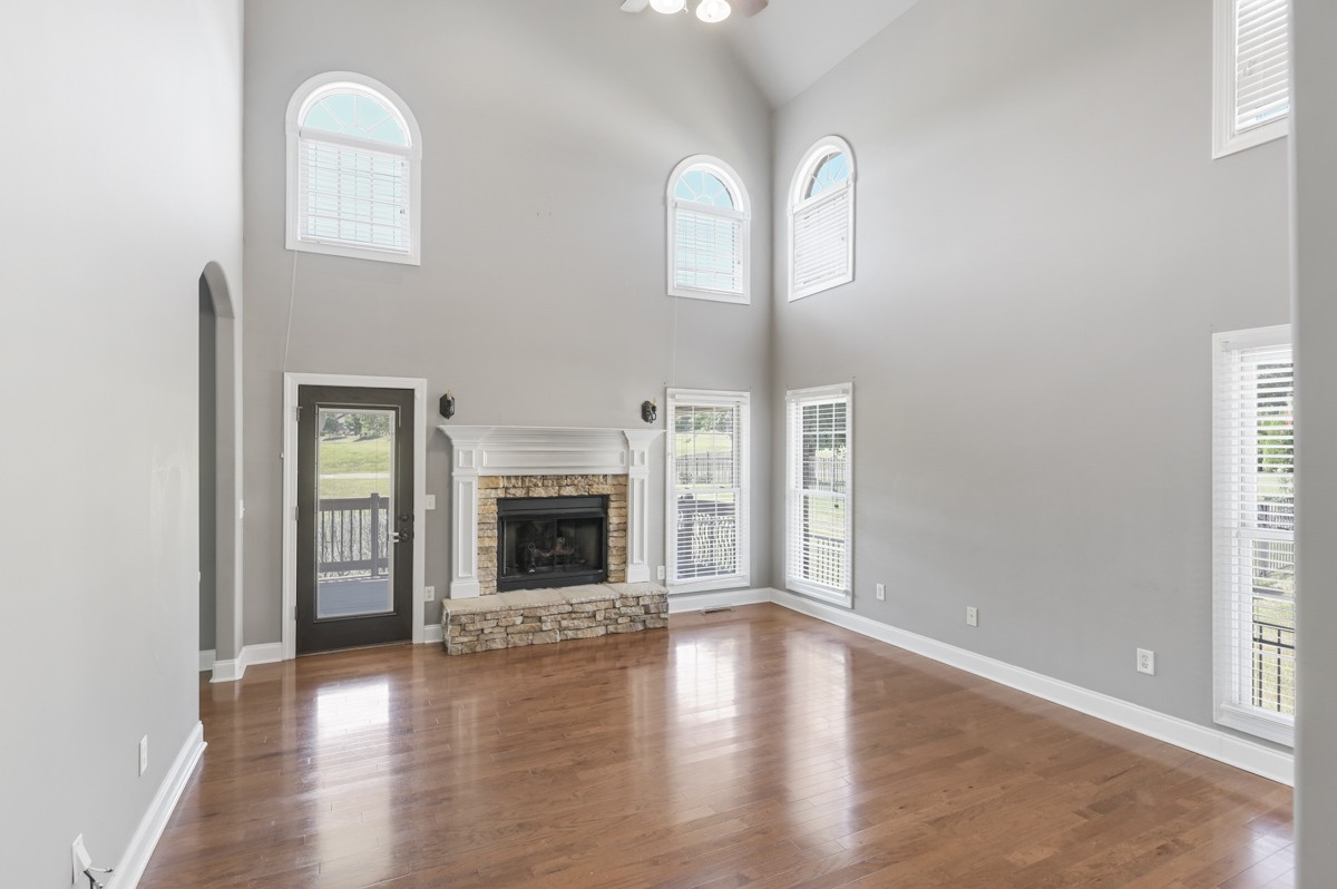 619 Ridgecrest Lane Lebanon, TN 37087 - Photo 9 of 48 LIVING ROOM WITH GAS FIREPLACE