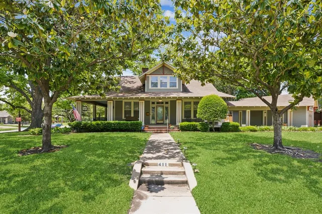 $529,900 | 411 South 11th Street, Garland, TX 75040