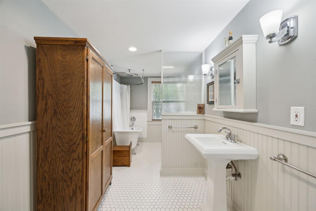 411 South 11th Street Garland, TX 75040 - Photo 28 of 39