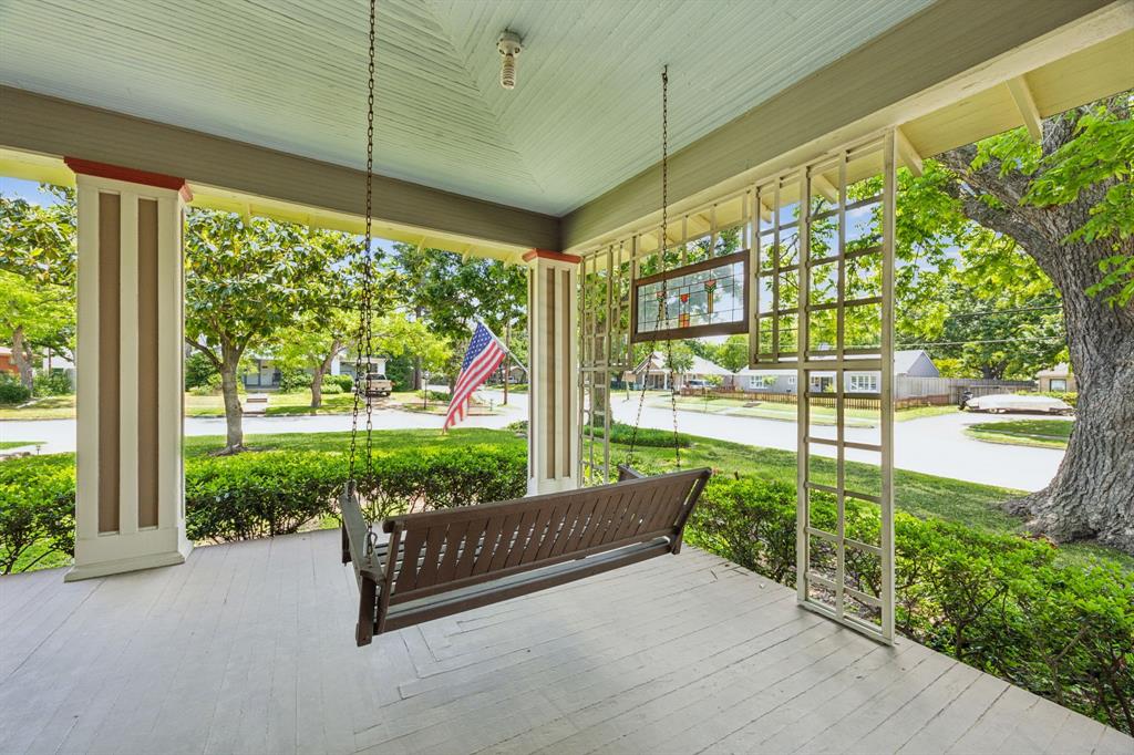 411 South 11th Street Garland, TX 75040 - Photo 4 of 39 Wrap-around porch