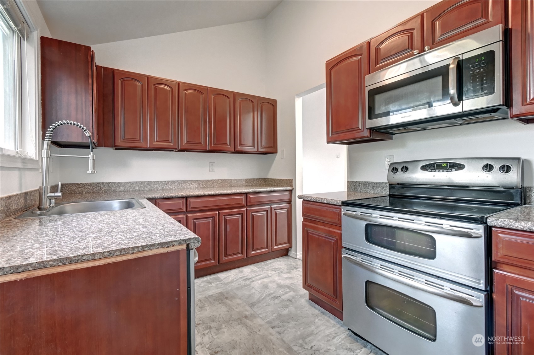 820 Cady Road, Unit F208 Everett, WA 98203 - Photo 8 of 25 Gallery Image 8