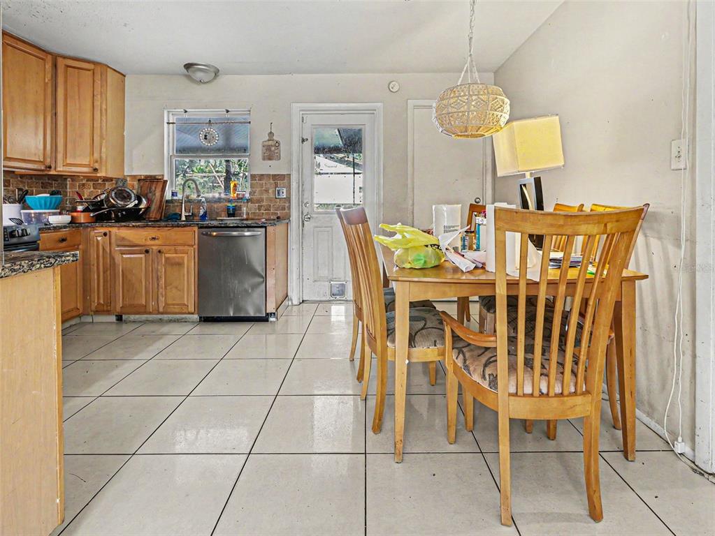 415 Oakmount Road Clearwater, FL 33765 - Photo 7 of 26