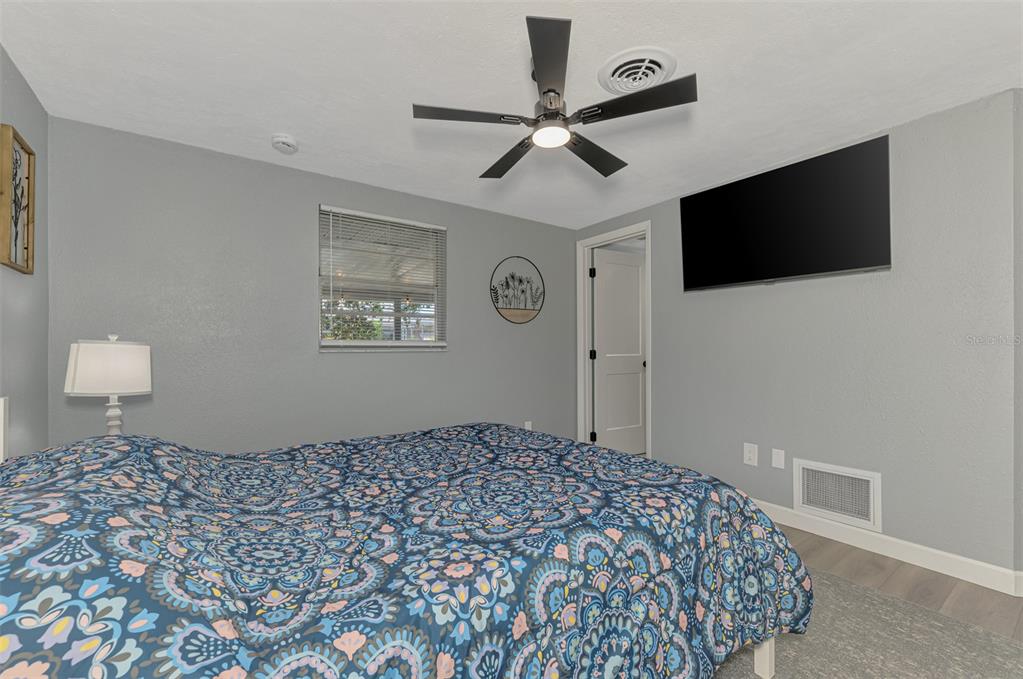 361 Falkland Road Venice, FL 34293 - Photo 24 of 40