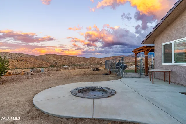 $359,990 | 29210 Cruthers Creek Road, Pearblossom, CA 93553