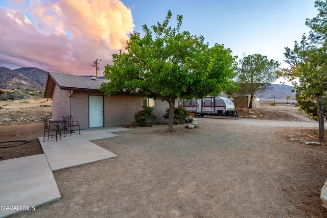 $359,990 | 29210 Cruthers Creek Road, Pearblossom, CA 93553