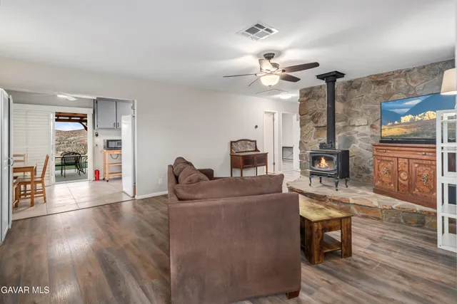 $359,990 | 29210 Cruthers Creek Road, Pearblossom, CA 93553