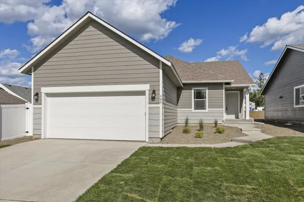 $429,900 | 609 South Manifold Lane, Spokane Valley, WA 99016