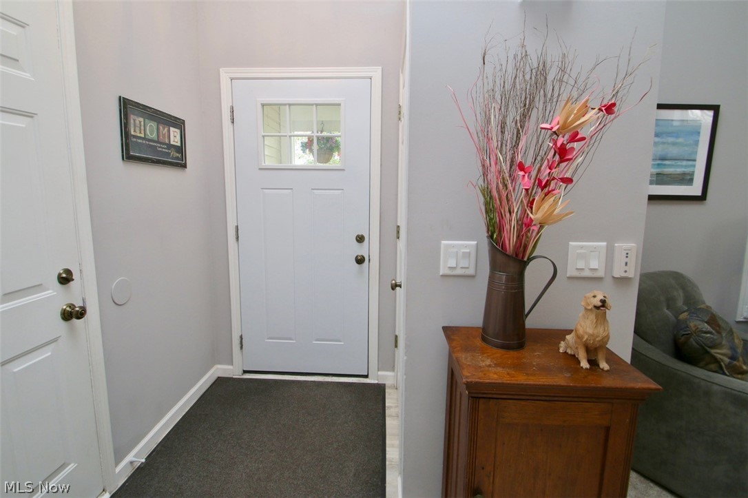 9846 Johnnycake Ridge Road Mentor, OH 44060 - Photo 2 of 42