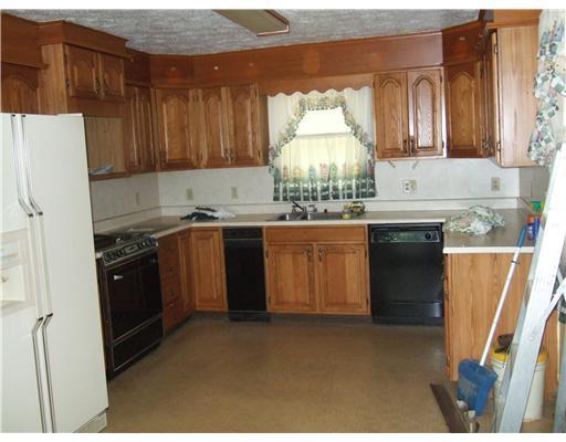 11 Old Thompson Road Buxton, ME 04093 - Photo 5 of 20 Kitchen.