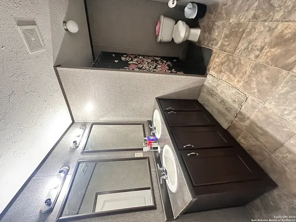 $1,450,000 | 636 Farm To Market Road 2790, Lytle, TX 78052