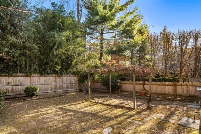 $3,500 | 72 Walden Street, Unit 2, Cambridge, MA 02140