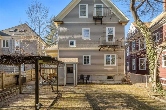 $3,500 | 72 Walden Street, Unit 2, Cambridge, MA 02140