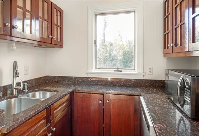 $3,500 | 72 Walden Street, Unit 2, Cambridge, MA 02140