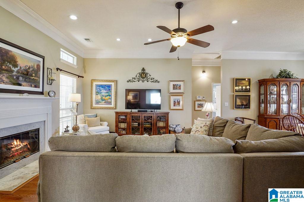 101 Devonshire Place Pelham, AL 35124 - Photo 4 of 16