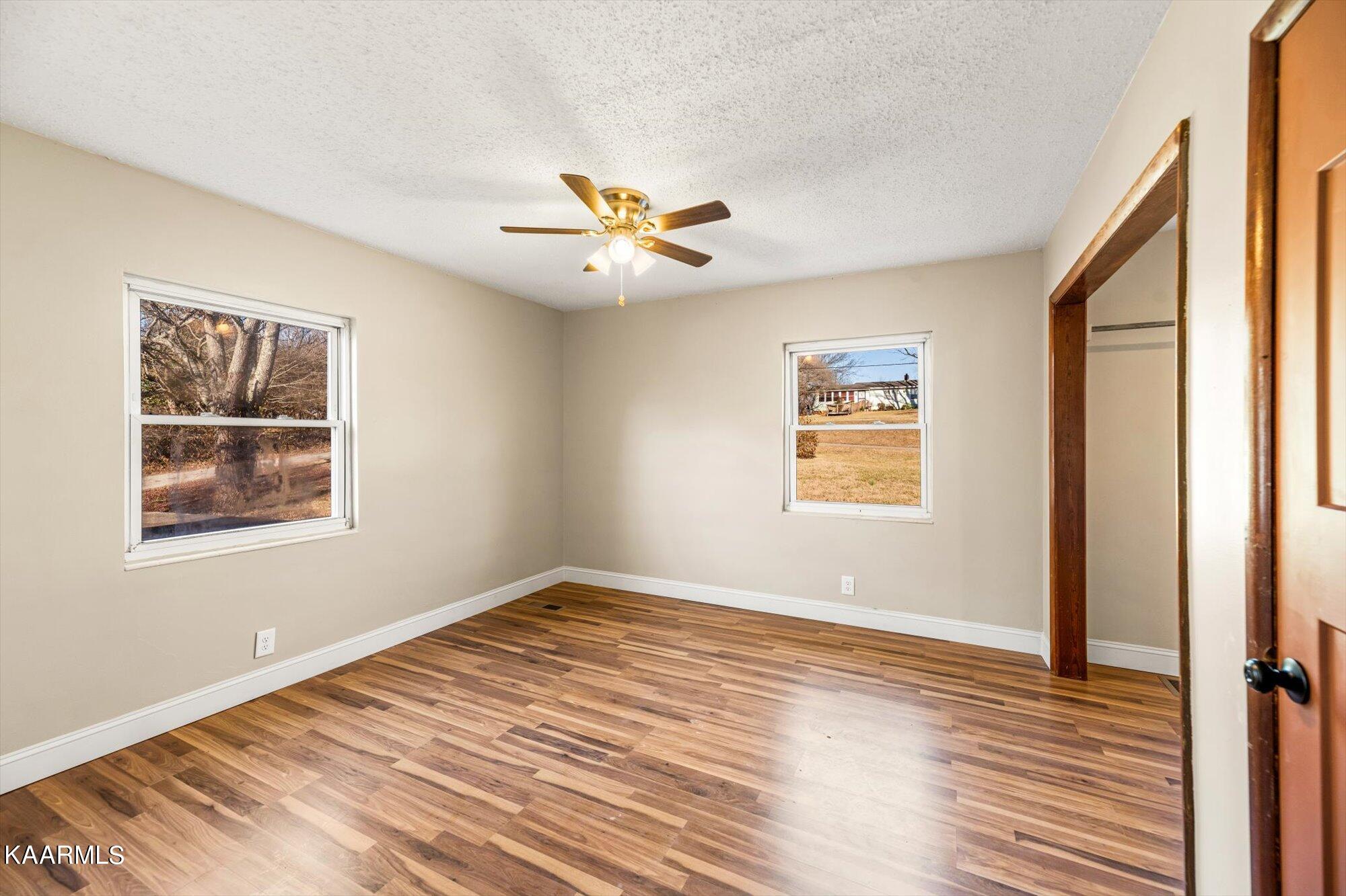1525 Riverside Road Knoxville, TN 37914 - Photo 13 of 24 17-1525-Riverside-Rd-Knoxville-TN-17