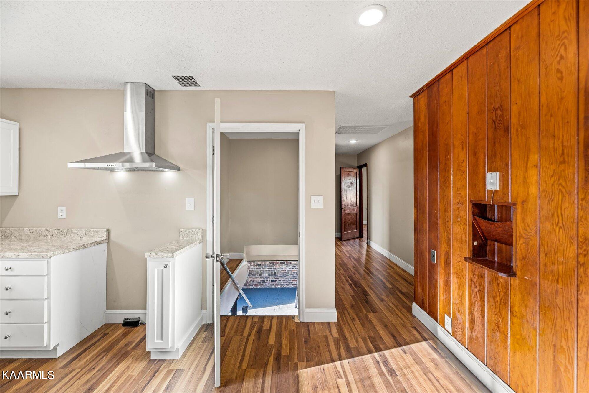 1525 Riverside Road Knoxville, TN 37914 - Photo 9 of 24 10-1525-Riverside-Rd-Knoxville-TN-10