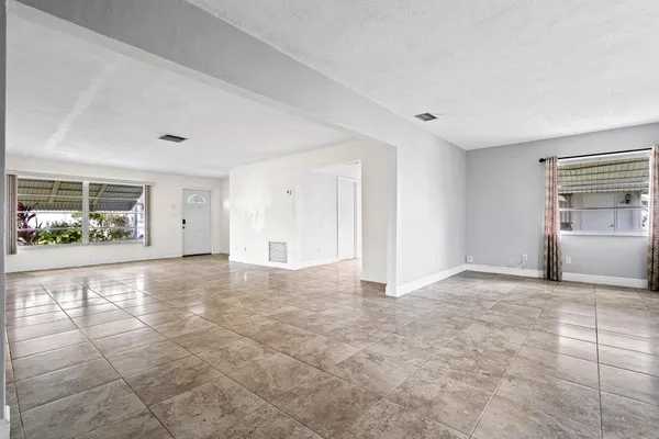 $2,450 | 111 Northwest 31st Street, Pompano Beach, FL 33064